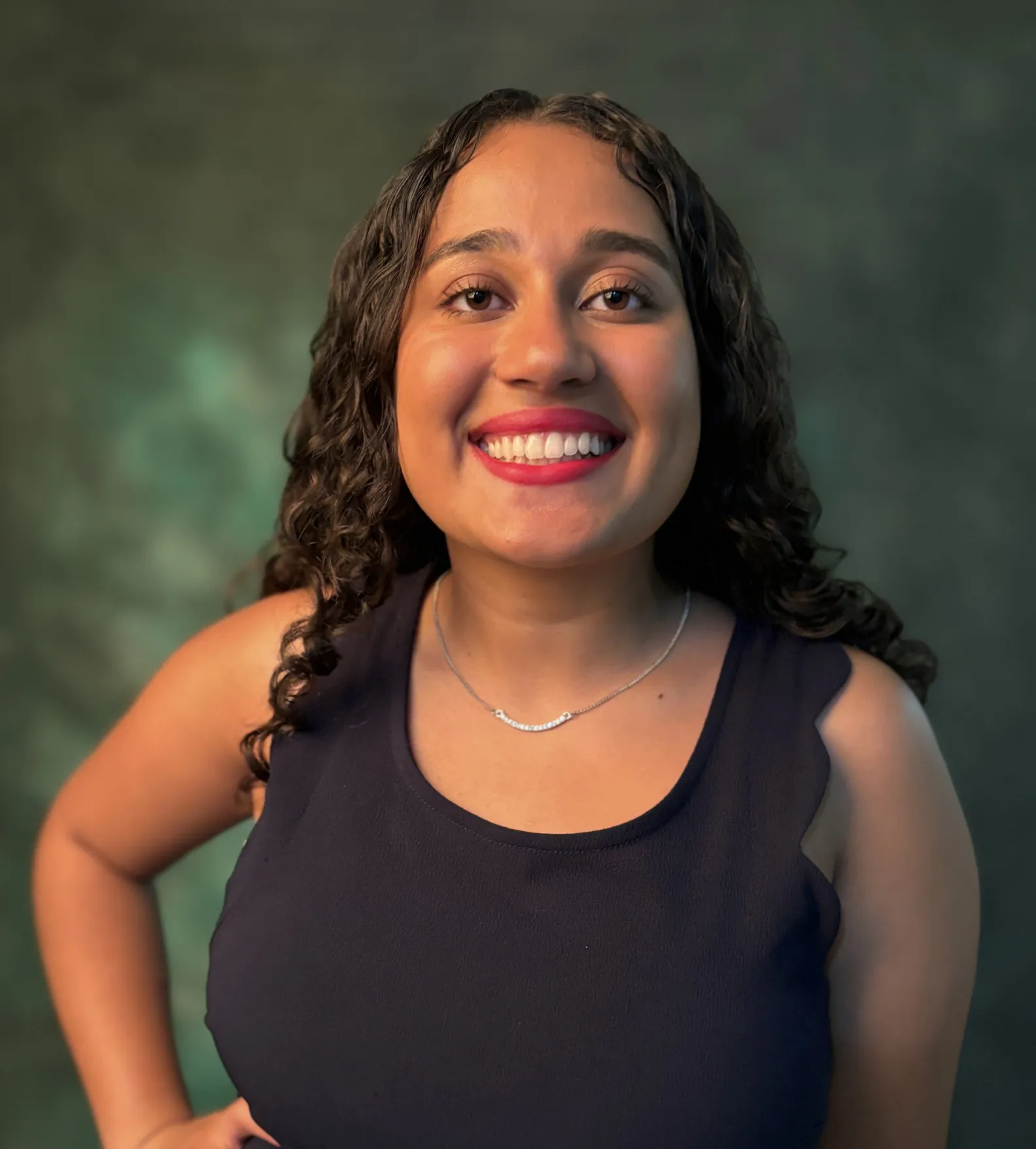 BeatrizHeadshot (1).jpg